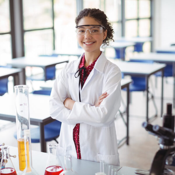 Mujer bata laboratorio